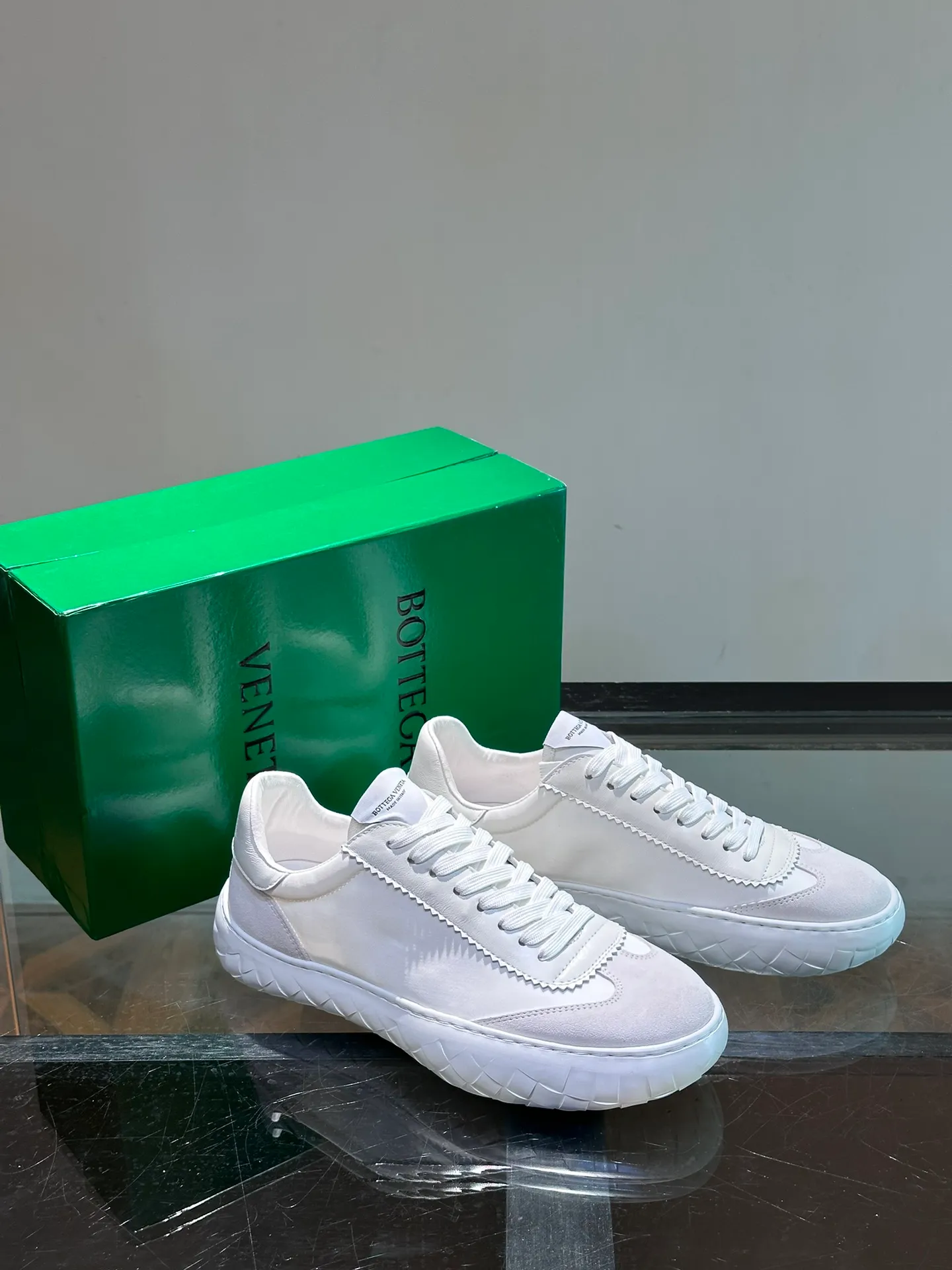 Factory price 438💰BV/Bottega Veneta🆕New men's moral training sneakers, made of Sneaker technology nylon and suede, inspired by retro basketball shoes, a new interpretation of classic sneakers, light, comfortable and breathable summer essentials, the soles are made of classic woven texture, super recognizable, nylon suede stitching, full of texture! Size: 38-44, (45 customized)